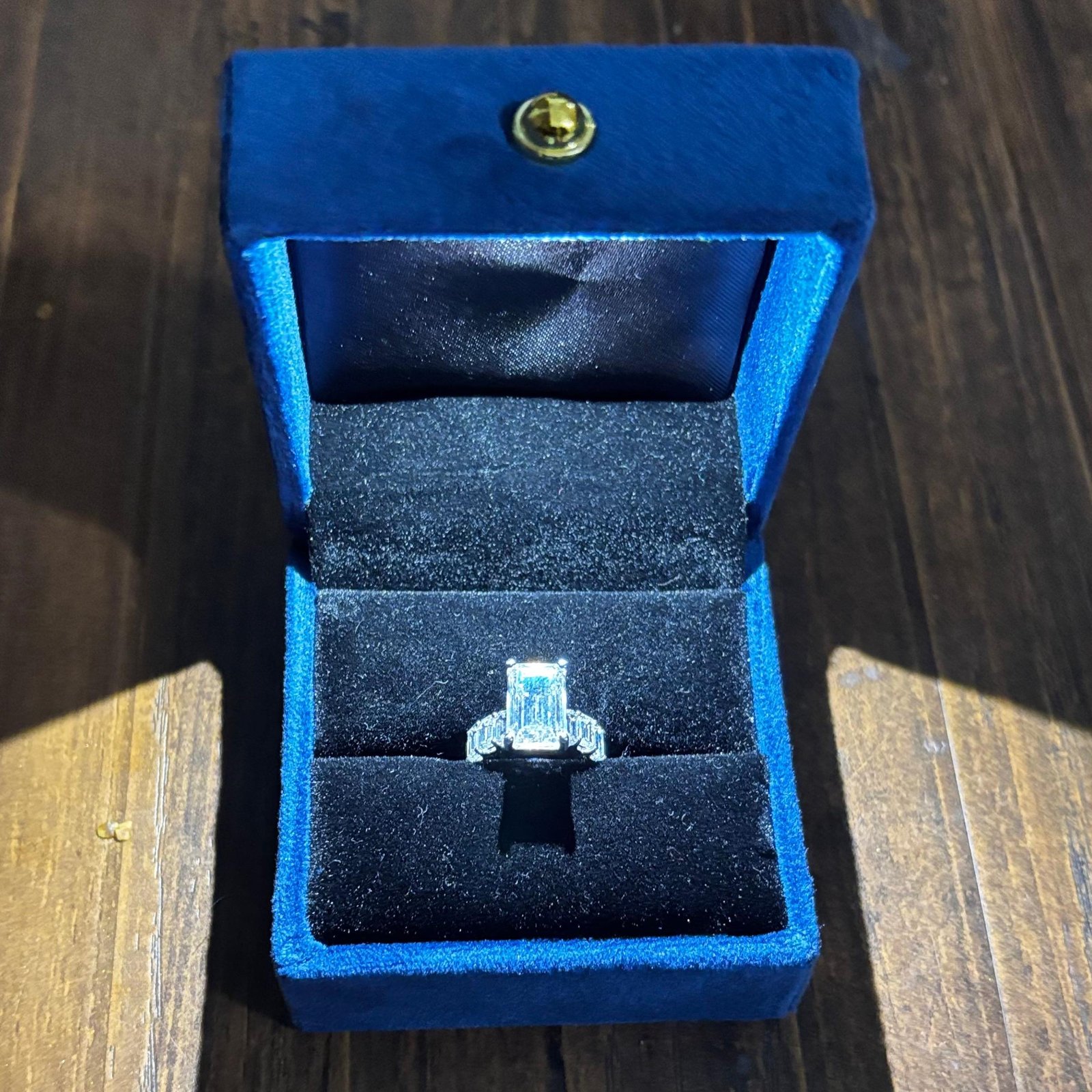 Emerald Cut Diamond Ring β Three Stone Statement Design | IGI Certified - Image 6